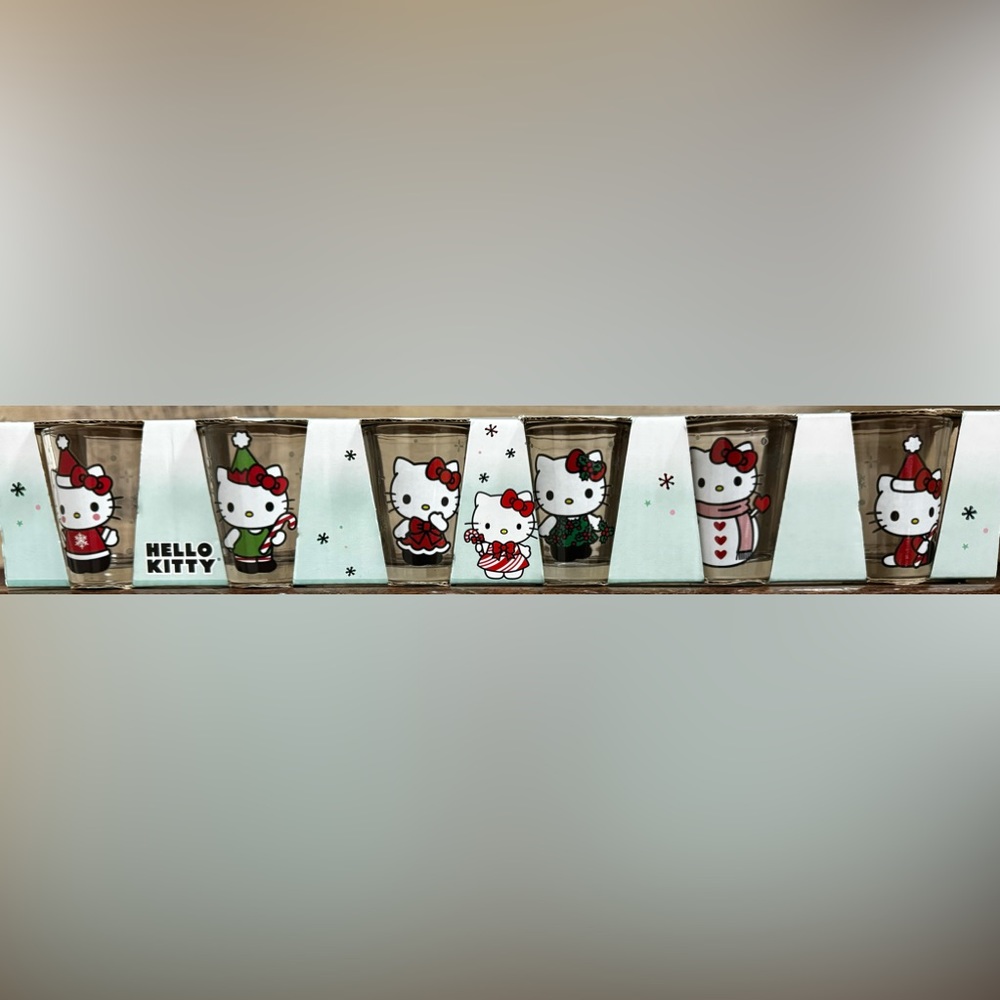 Super Cute 🥰 Hello Kitty Christmas Shot Glass Set of 6 - NEW